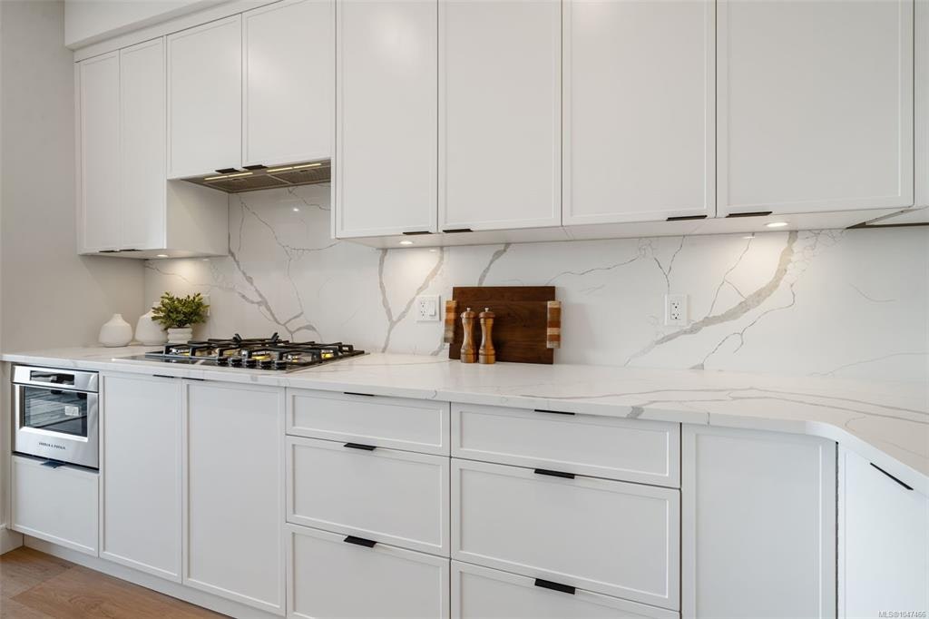 204-1810 Selenite Place - 5