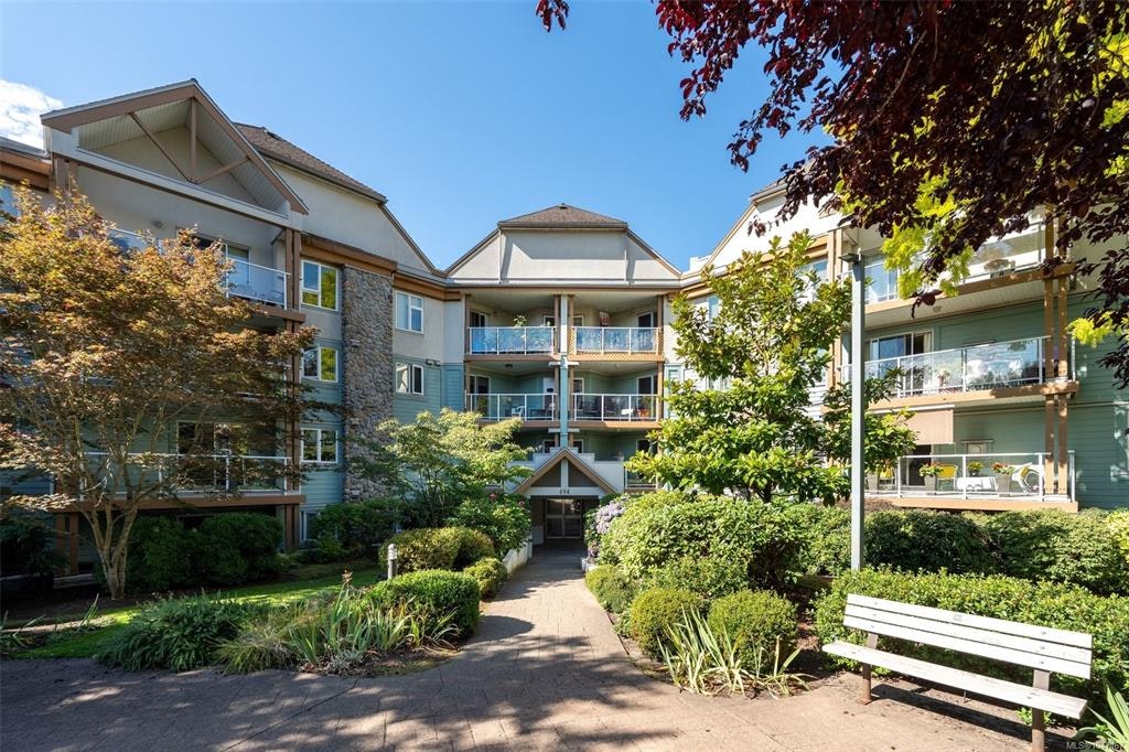 103-494 Marsett Place, Saanich, BC, V8Z 7J1