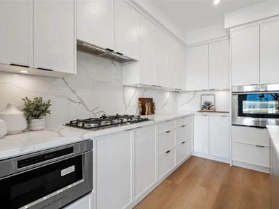209-1810 Selenite Place - 2