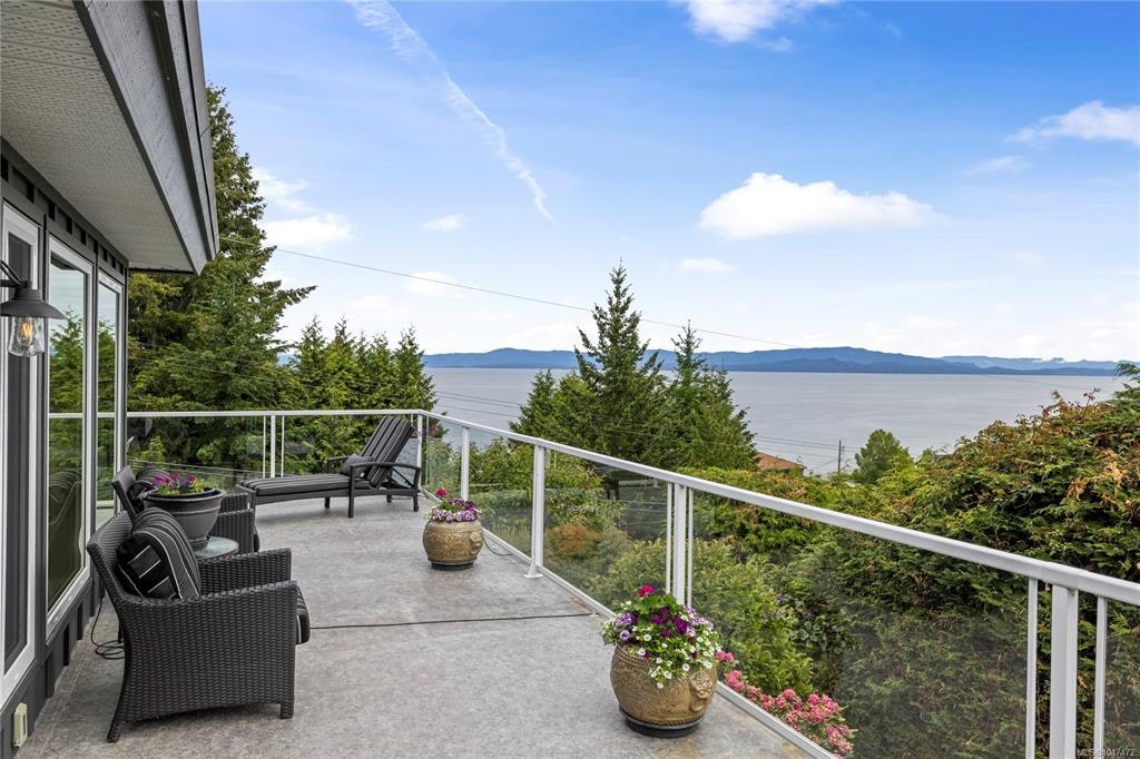 372 W Crescent Road, Qualicum Beach, BC, V9K 1J7