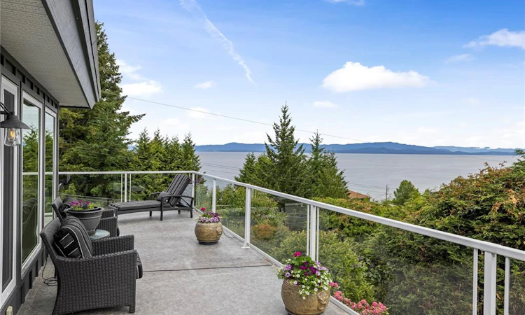 372 W Crescent Road