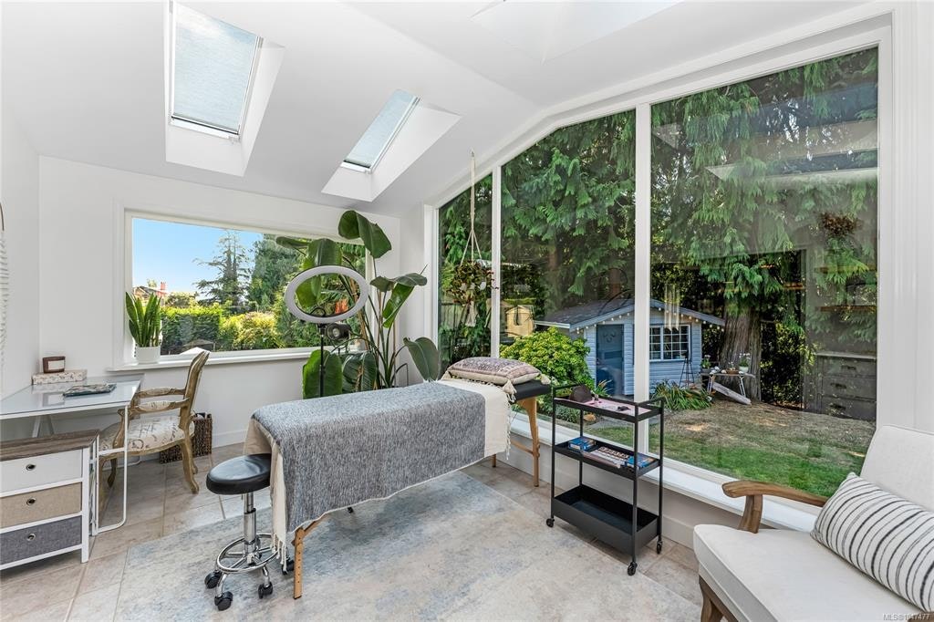 2146 Henlyn Drive - 2