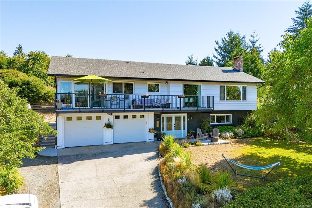 1854 Mt. Newton Cross Road, Central Saanich, BC, V8M 1L1