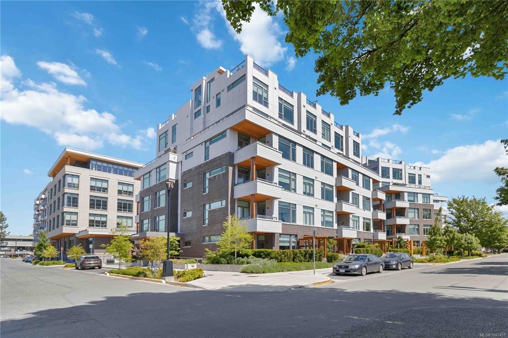 601-501 Park Place, Esquimalt, BC, V9A 0H3