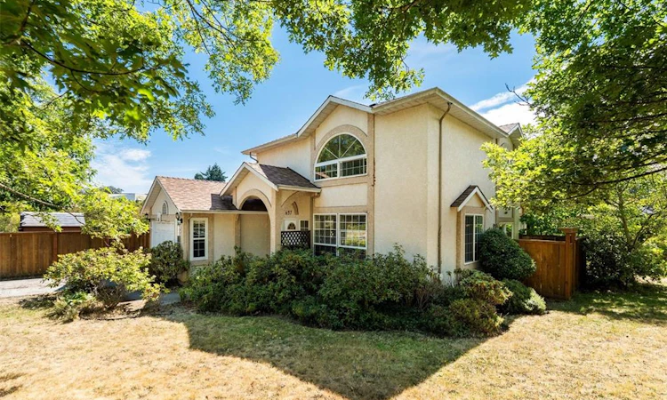 637 Jolly Place