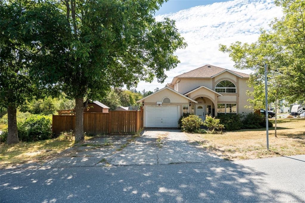 637 Jolly Place, Saanich, BC, V8Z 6R9