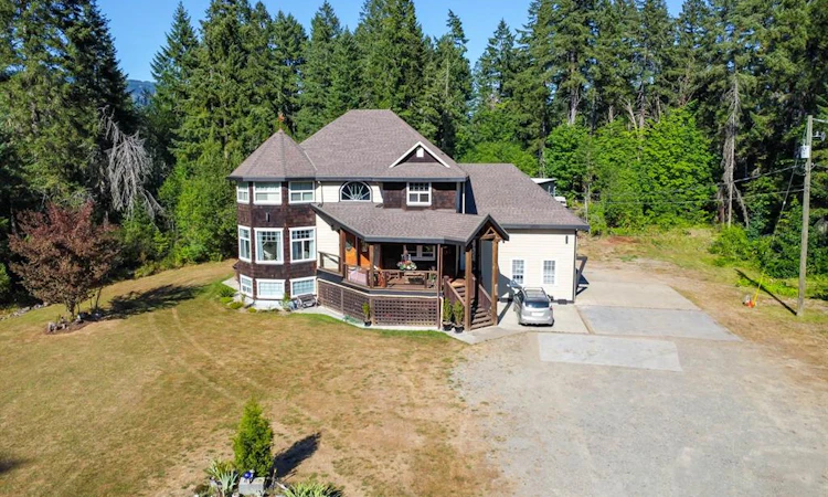 6091 Beaver Creek Road
