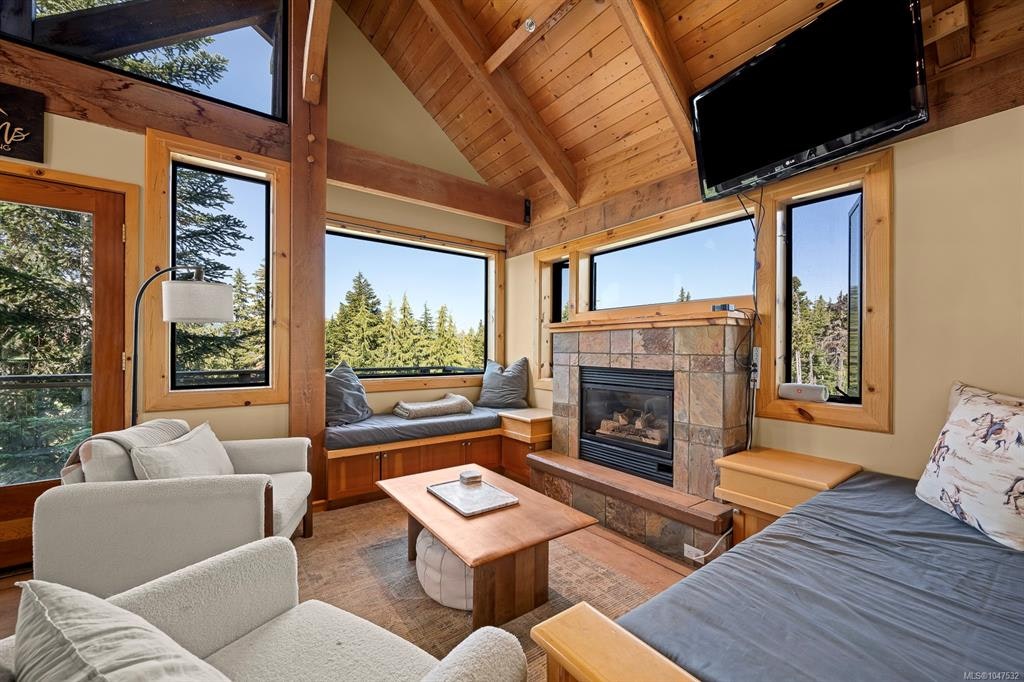 A-1381 Henry Road, Courtenay, BC, V9N 7J3