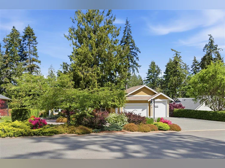 3831 Creekside Drive, Bowser/Deep Bay, BC, V0R 1G0 - 11
