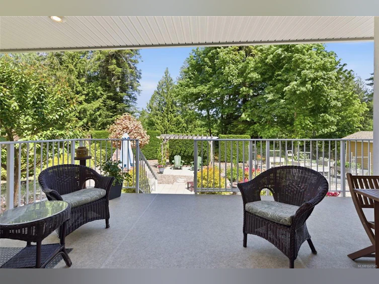 3831 Creekside Drive, Bowser/Deep Bay, BC, V0R 1G0 - 18