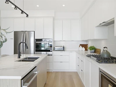 113-1810 Selenite Place - 4
