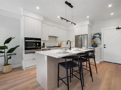 107-1810 Selenite Place - 5