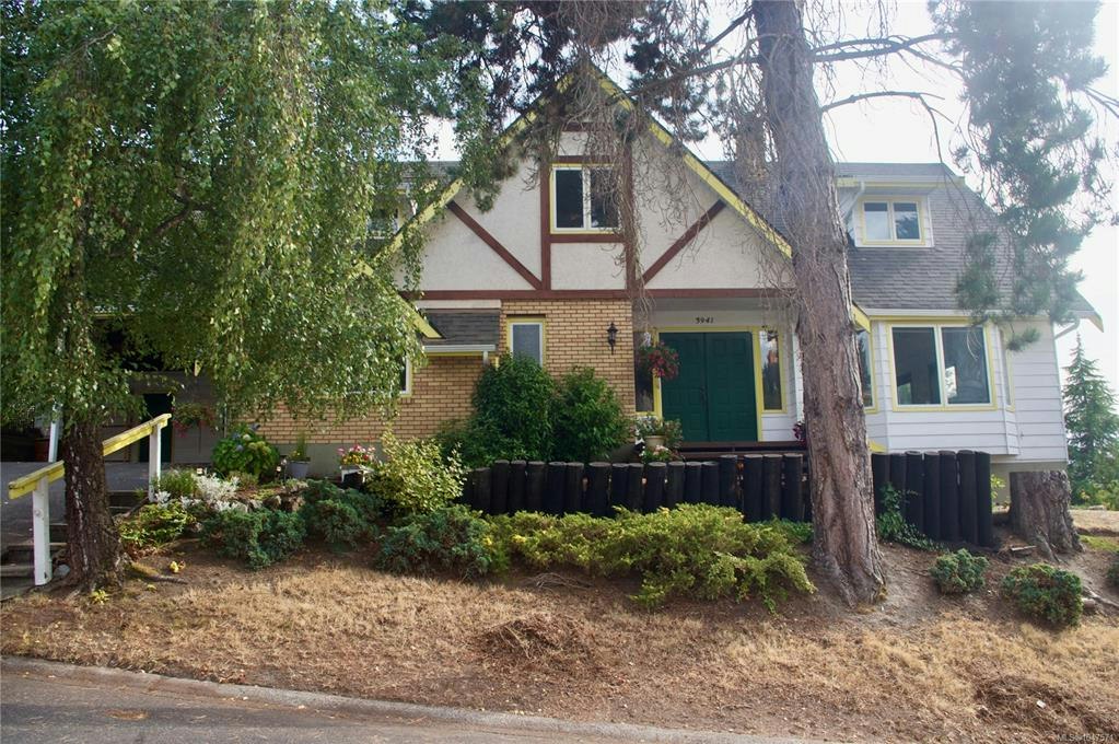 3941 S Raymond Street, Saanich, BC, V8Z 4K7