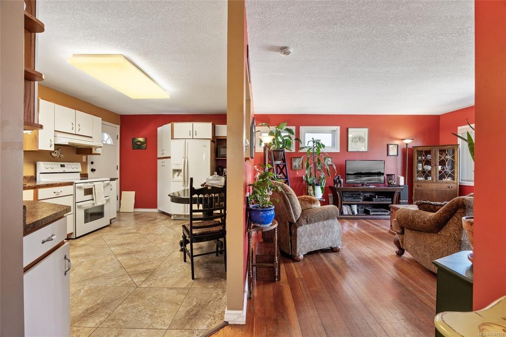 1755 Lewis Avenue, Courtenay, BC, V9N 2Z1 - 18