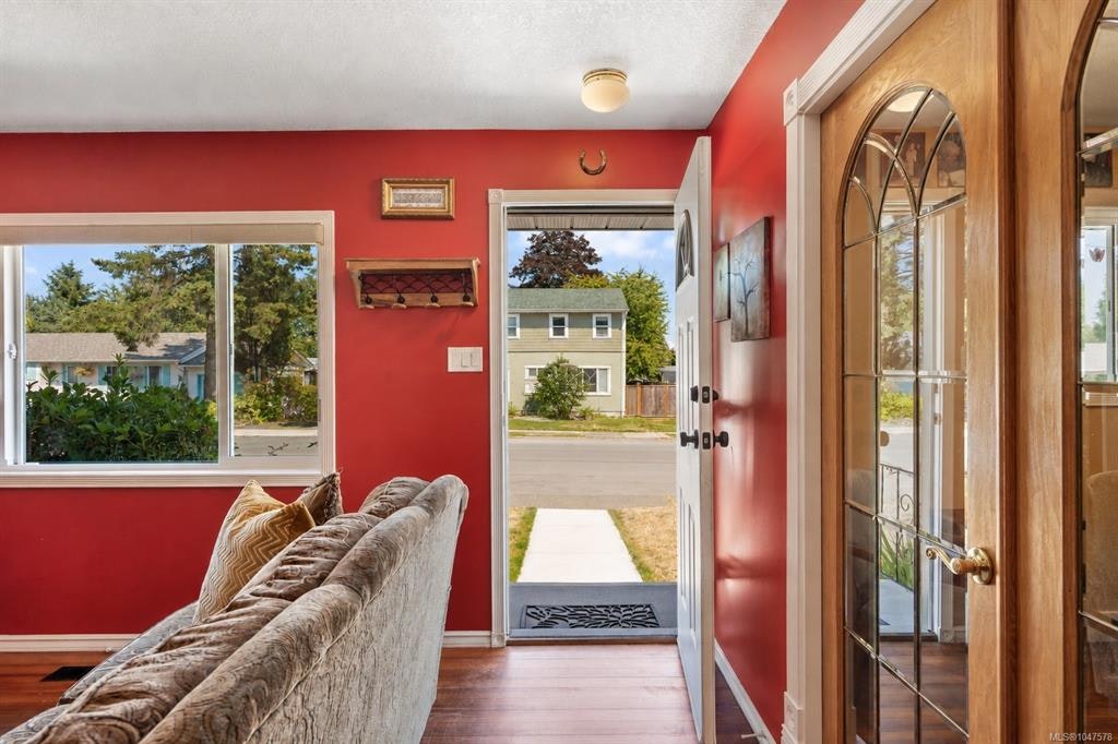 1755 Lewis Avenue, Courtenay, BC, V9N 2Z1 - 8