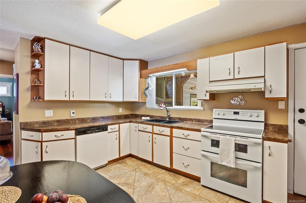 1755 Lewis Avenue, Courtenay, BC, V9N 2Z1 - 19