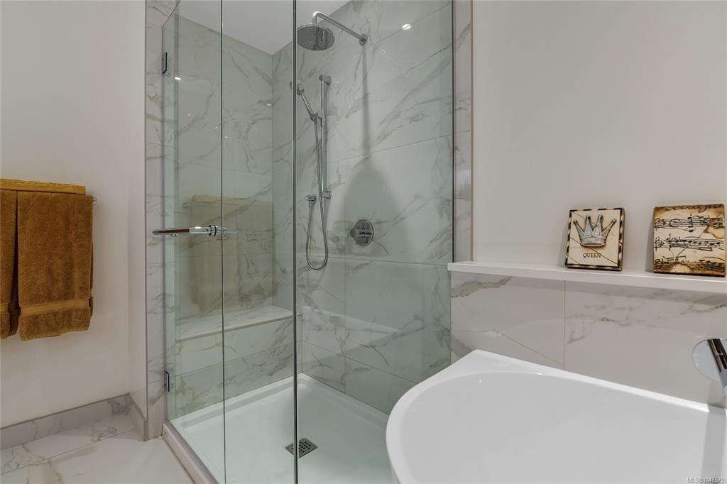 202-5388 Hill Rise Terrace, Saanich, BC, V8Y 3K2 - 29