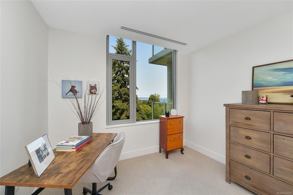 202-5388 Hill Rise Terrace, Saanich, BC, V8Y 3K2 - 37
