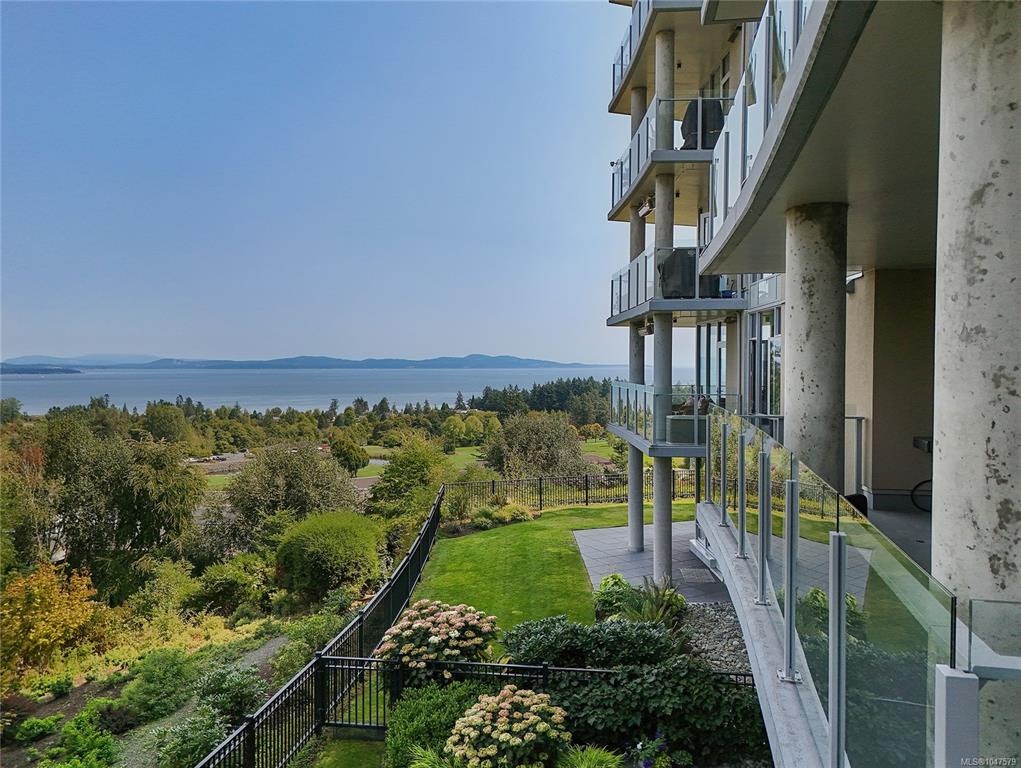 202-5388 Hill Rise Terrace - 2