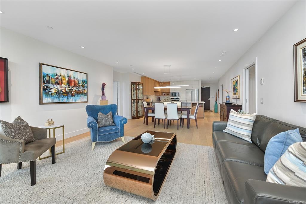 202-5388 Hill Rise Terrace, Saanich, BC, V8Y 3K2 - 6