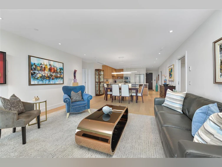 202-5388 Hill Rise Terrace, Saanich, BC, V8Y 3K2 - 6