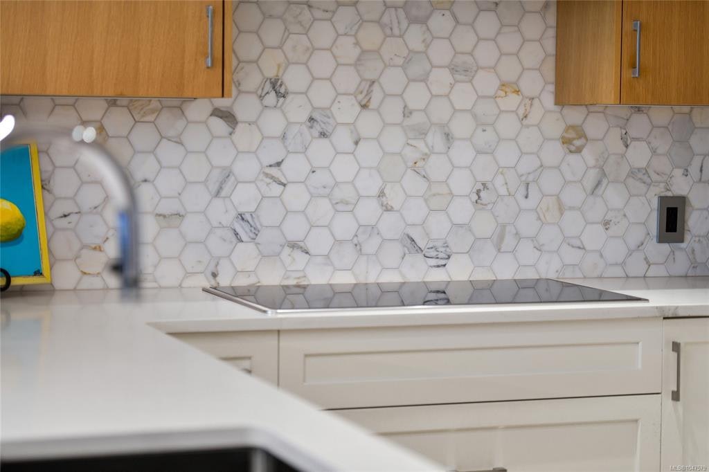 202-5388 Hill Rise Terrace, Saanich, BC, V8Y 3K2 - 15