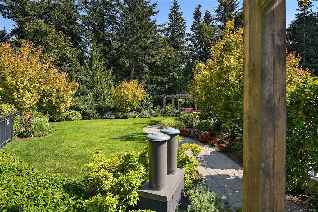202-5388 Hill Rise Terrace, Saanich, BC, V8Y 3K2 - 65
