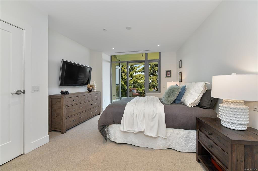 202-5388 Hill Rise Terrace, Saanich, BC, V8Y 3K2 - 23