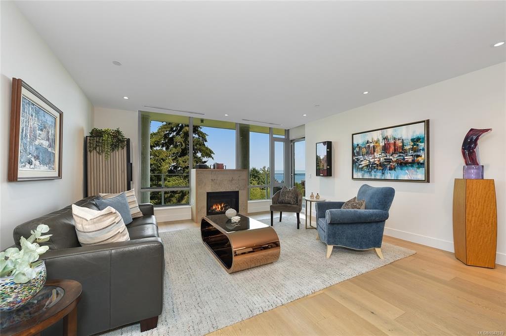 202-5388 Hill Rise Terrace - 4