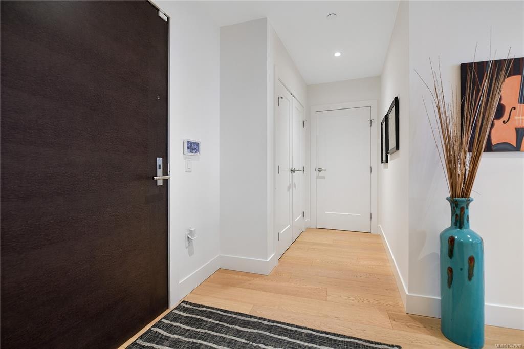 202-5388 Hill Rise Terrace, Saanich, BC, V8Y 3K2 - 44