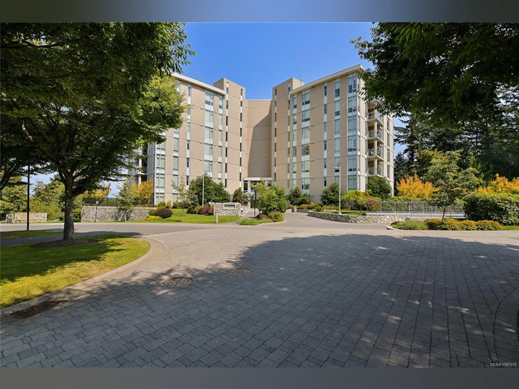 202-5388 Hill Rise Terrace, Saanich, BC, V8Y 3K2 - 64