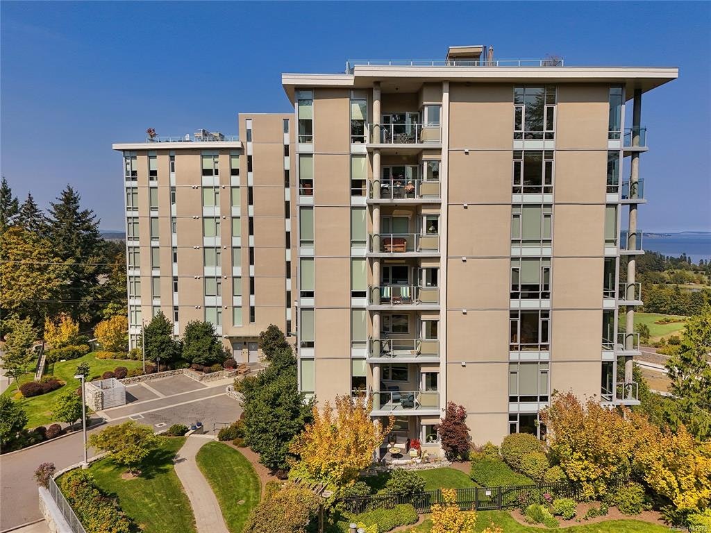 202-5388 Hill Rise Terrace, Saanich, BC, V8Y 3K2 - 59