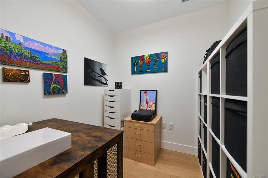 202-5388 Hill Rise Terrace, Saanich, BC, V8Y 3K2 - 45