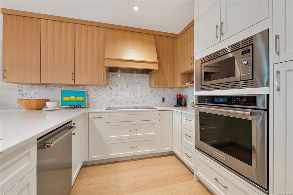 202-5388 Hill Rise Terrace, Saanich, BC, V8Y 3K2 - 14