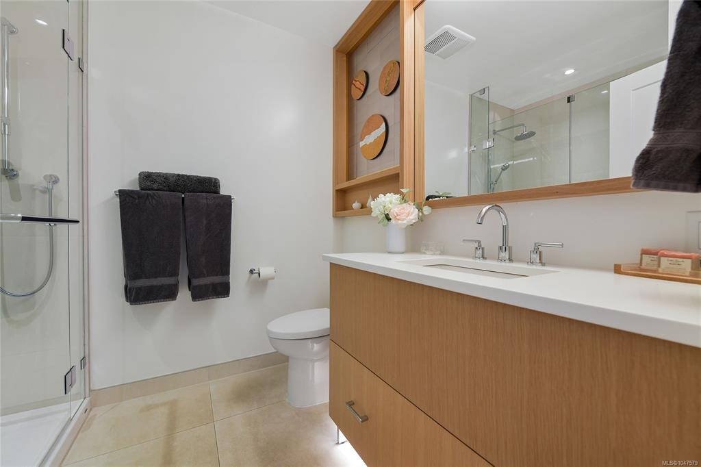 202-5388 Hill Rise Terrace, Saanich, BC, V8Y 3K2 - 40