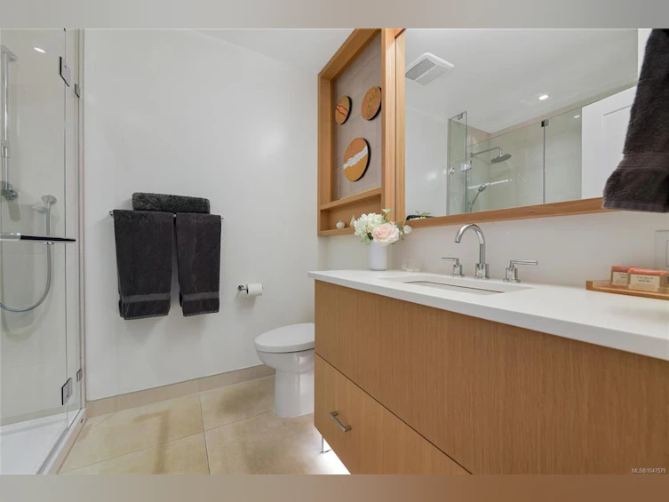 202-5388 Hill Rise Terrace, Saanich, BC, V8Y 3K2 - 40