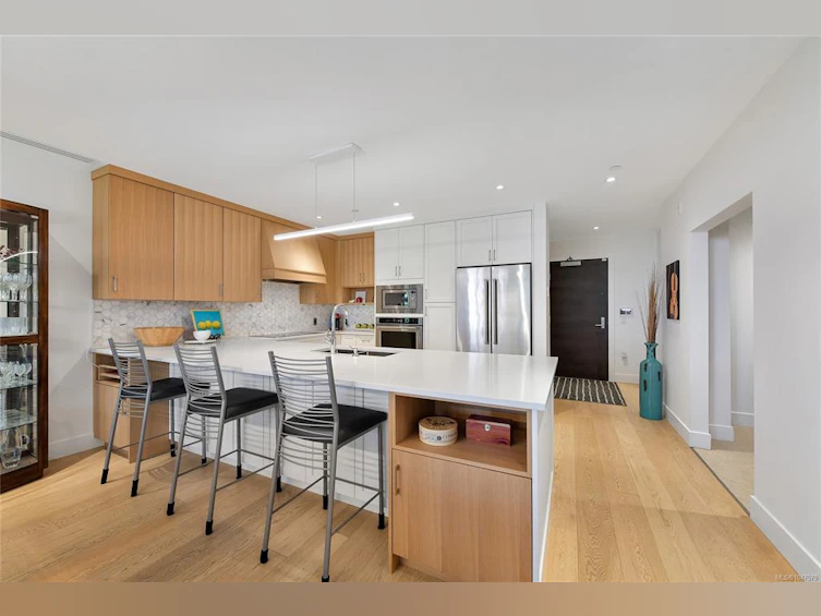 202-5388 Hill Rise Terrace, Saanich, BC, V8Y 3K2 - 17