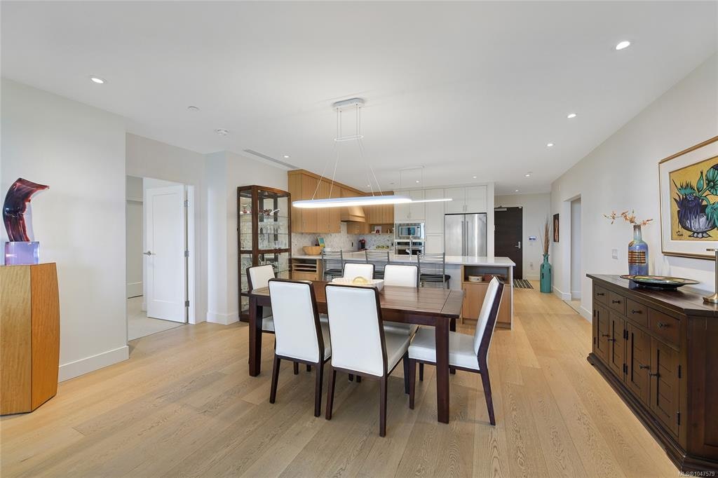 202-5388 Hill Rise Terrace, Saanich, BC, V8Y 3K2 - 10