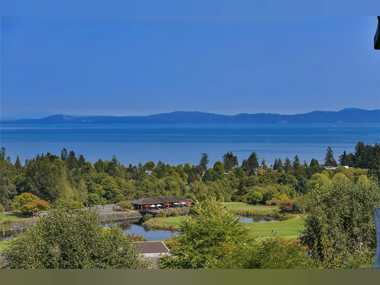 202-5388 Hill Rise Terrace, Saanich, BC, V8Y 3K2 - 51