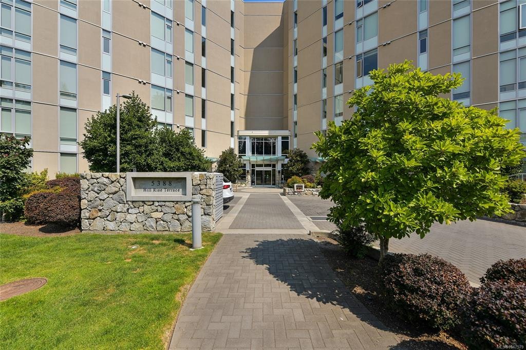 202-5388 Hill Rise Terrace, Saanich, BC, V8Y 3K2 - 63