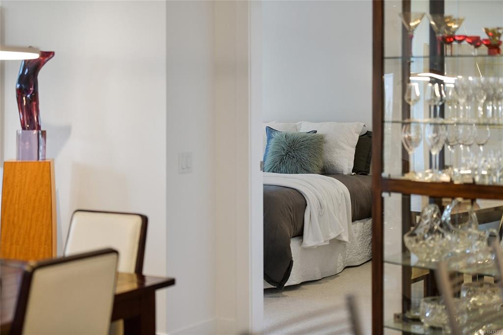 202-5388 Hill Rise Terrace, Saanich, BC, V8Y 3K2 - 12