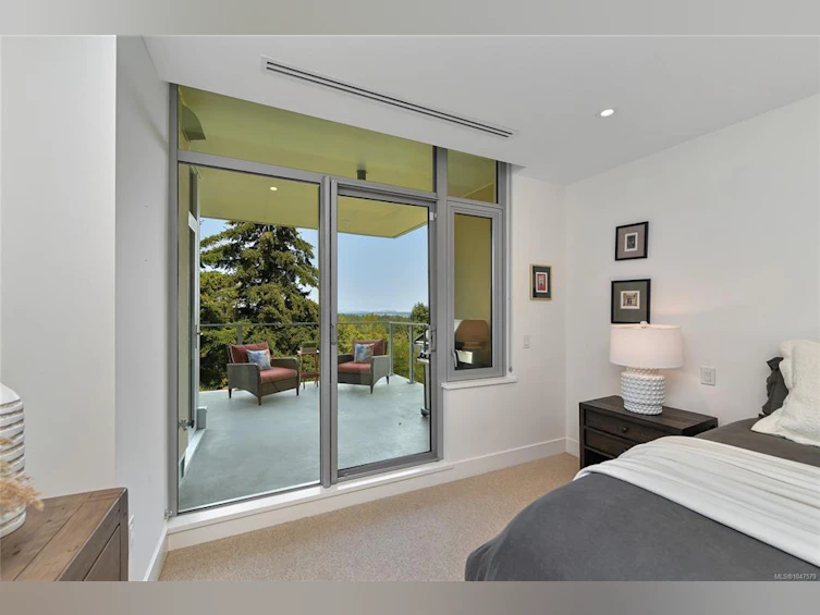 202-5388 Hill Rise Terrace, Saanich, BC, V8Y 3K2 - 24
