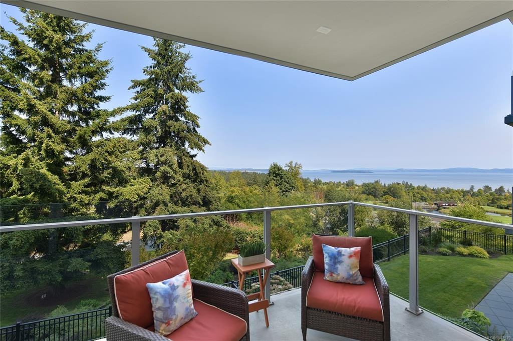 202-5388 Hill Rise Terrace, Saanich, BC, V8Y 3K2 - 21