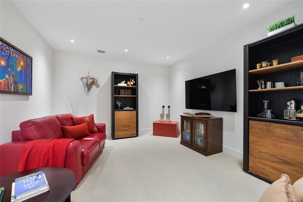 202-5388 Hill Rise Terrace, Saanich, BC, V8Y 3K2 - 22