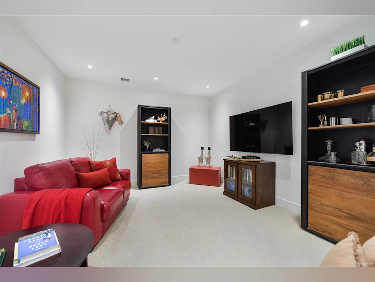 202-5388 Hill Rise Terrace, Saanich, BC, V8Y 3K2 - 22