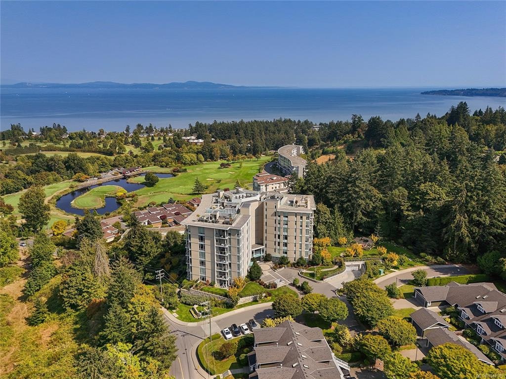 202-5388 Hill Rise Terrace, Saanich, BC, V8Y 3K2 - 57