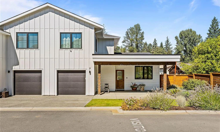 7-1090 Evergreen Road