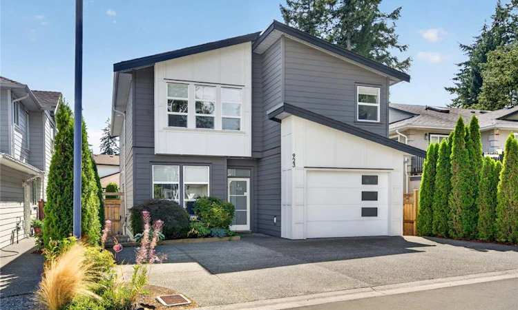 923 Randall Place