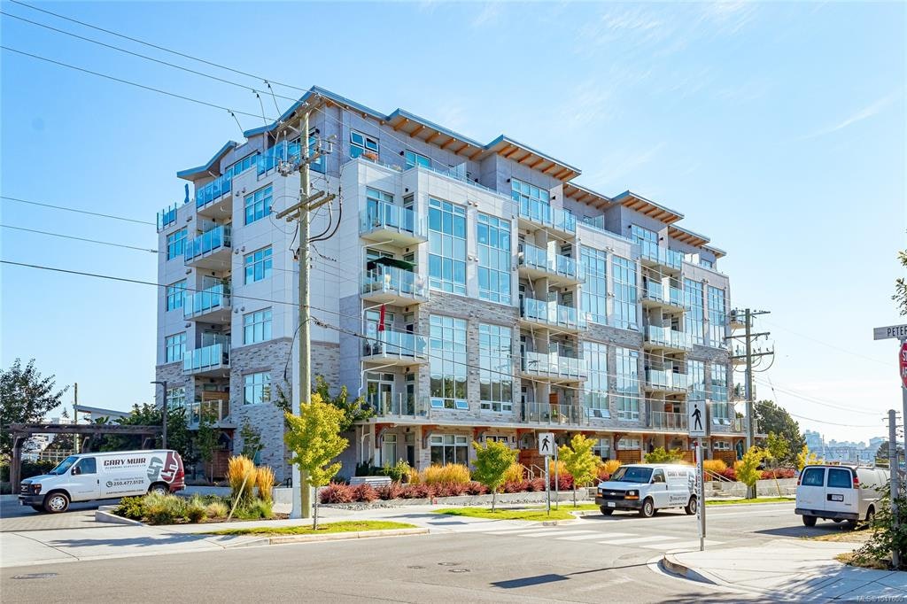 405-916 Lyall Street, Esquimalt, BC, V9A 5E6