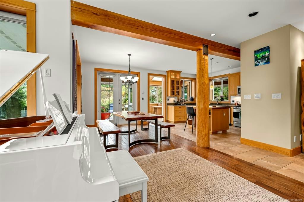 652 Fox Road, Quadra Island, BC, V0P 1N0 - 6